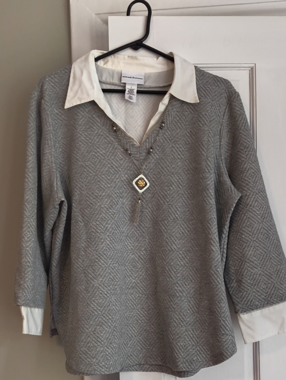 Alfred Dunner Gray Diamond-Textured V-Neck Sweater with White Collar